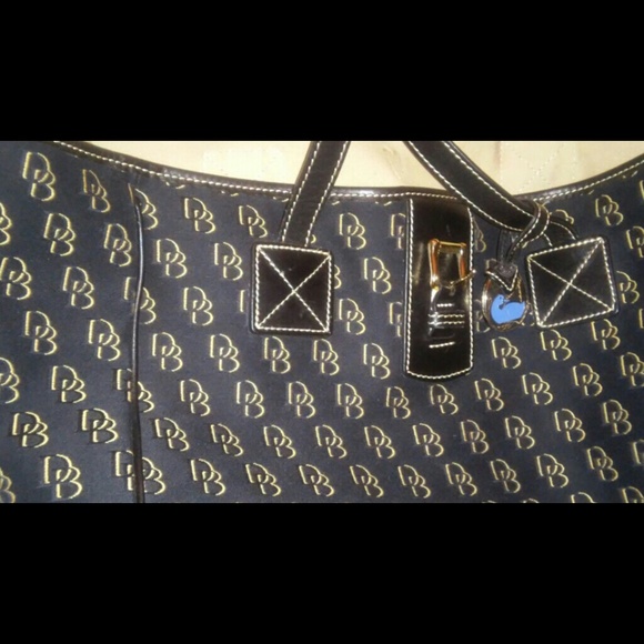 Selling coach wallets bearly used, Dooney & Burke - Picture 2 of 3