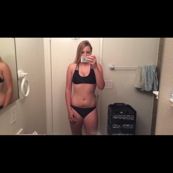 Black bathing suit - Picture 1 of 4