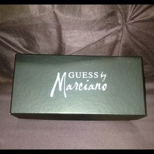 GUESS by Marciano