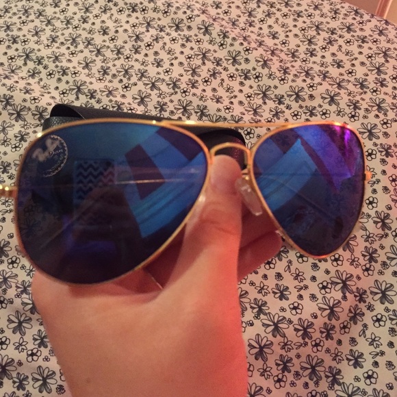 Ray Ban Aviators - Picture 2 of 4