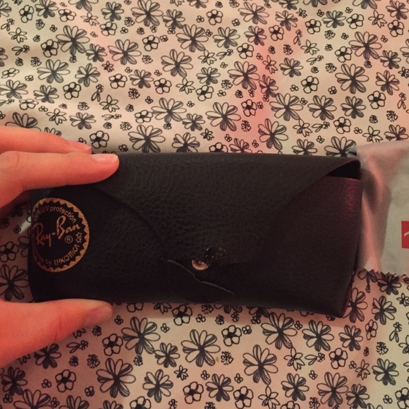 Ray Ban Aviators - Picture 3 of 4