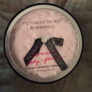 Body powder luminous