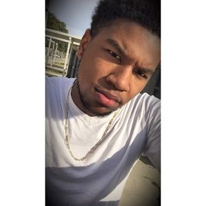 Meet your Posher, Deandre