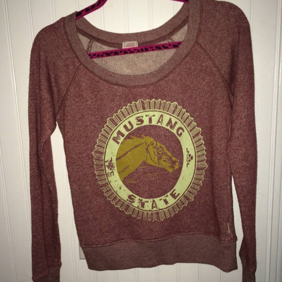 Long sleeve mustang crew neck