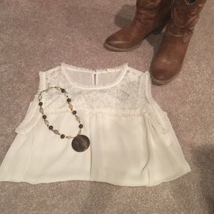 Sleeveless Ivory Blouse L