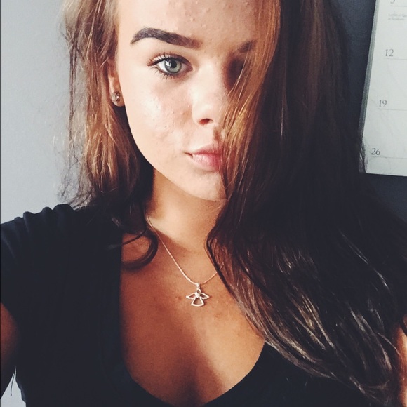 Meet your Posher, Rayna - Picture 1 of 1