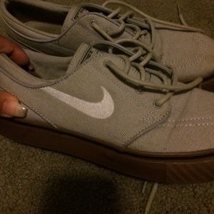 Nike Janoski