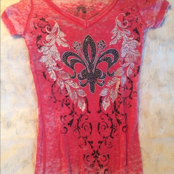 Red Tee Shirt with crystals - Picture 1 of 3