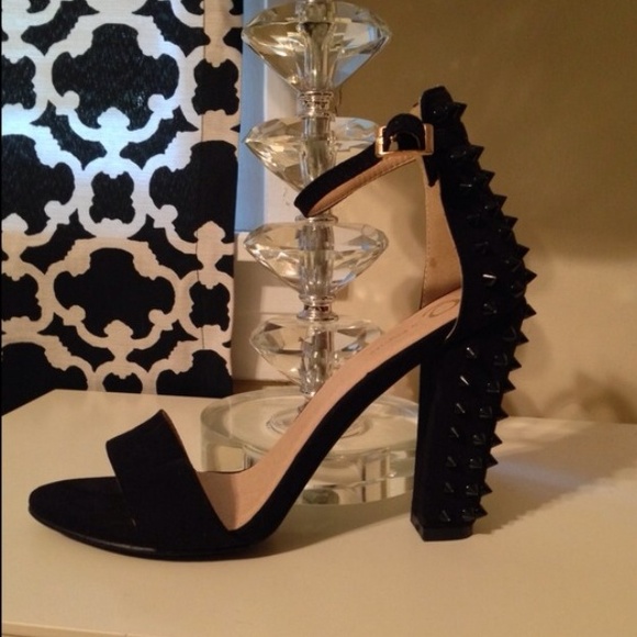 Sexy Black Heels! 👠