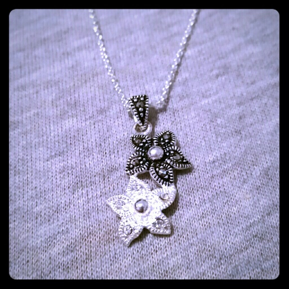 ~Cute flower necklace!~ - Picture 1 of 3