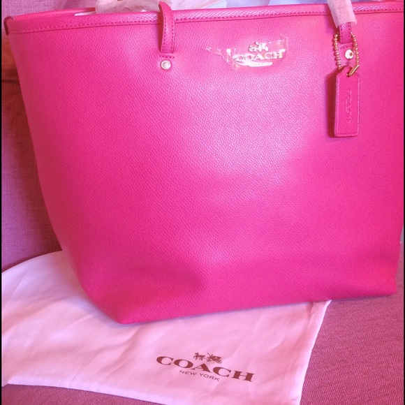 NWT Large Coach city Tote - Picture 2 of 4