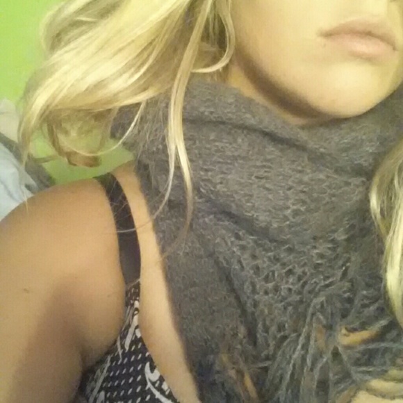 Grey scarf