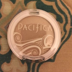 Pacifica Natural Beauty's Highlighter