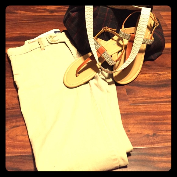 American Eagle - Live your life khaki dress pants