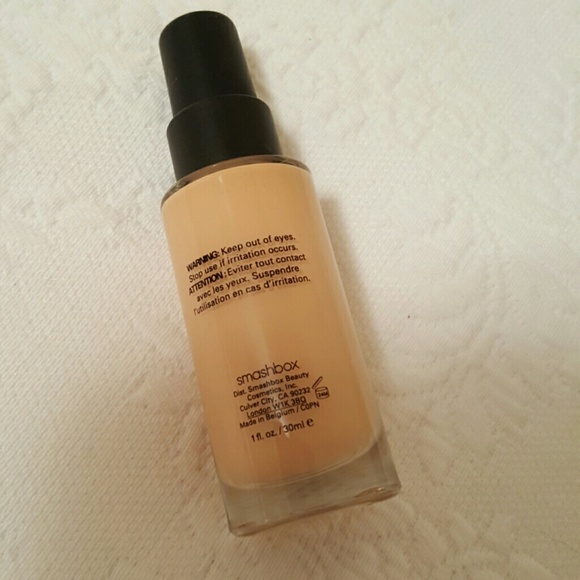 SOLD! Smashbox Studio Skin foundation 1.2 - Picture 4 of 4