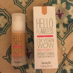Benefit's Hellow Flawless Foundation