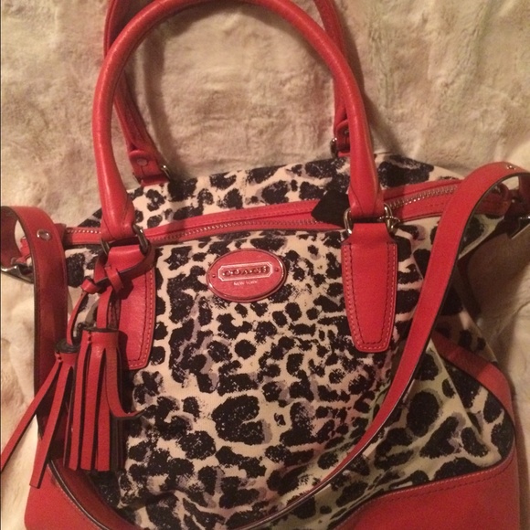 Coach purse - Picture 1 of 4