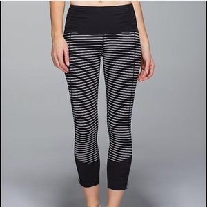 Striped run day crop leggings