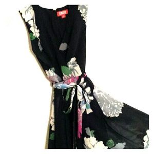 SOLD NWOT Kirna Zabete Chiffon Big Flowers Dress