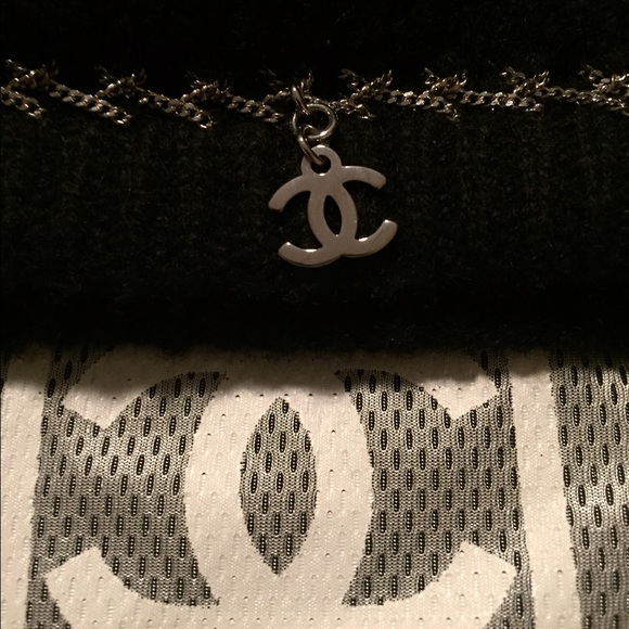 Authentic Chanel Cashmere Warm Beanie - Picture 2 of 4
