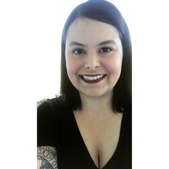 Meet your Posher, Ivy - Picture 2 of 2