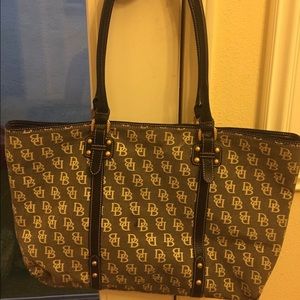 Dooney & Bourke Purse