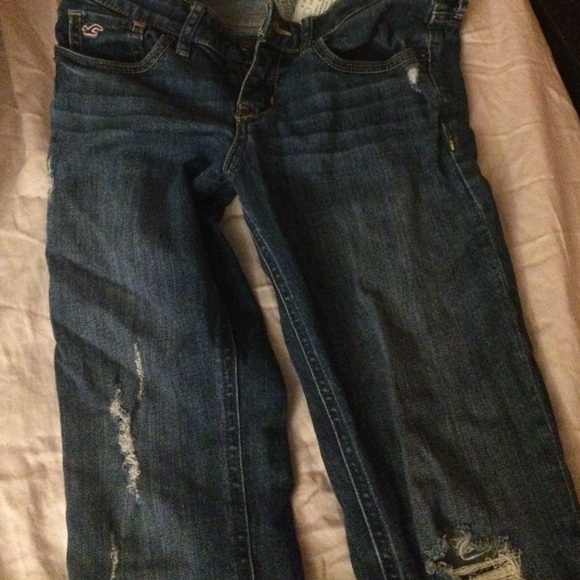 Hollister ripped jeans 😍😍 - Picture 2 of 3