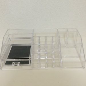 Make up organizer