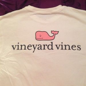 Vineyard vines tee