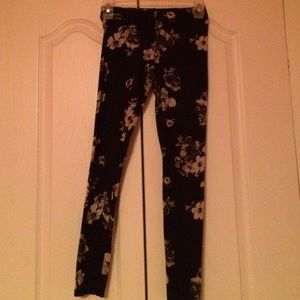 Gray and black flowered leggings