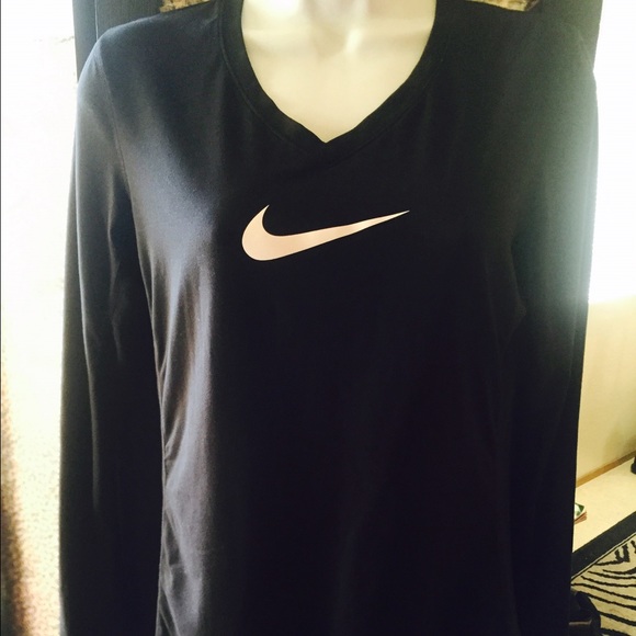 Nike Tops - ⭕️SOLD⭕️Nike sport shirt size M