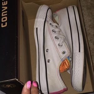 Multi colored converse with 5 tongues