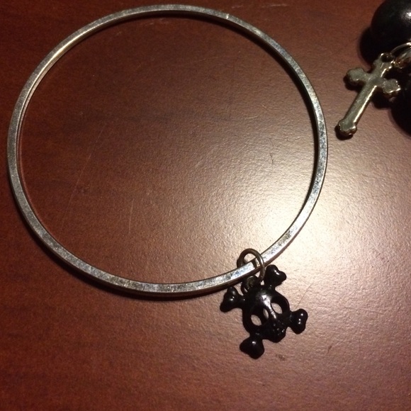 Bracelets - Picture 2 of 3