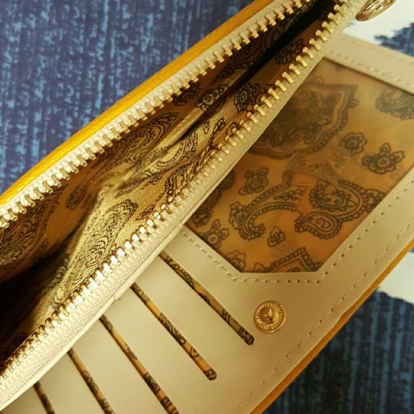 mustache wallet ???? NWOT - Picture 3 of 3