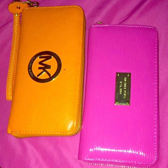 Michael kors clutch and wallet