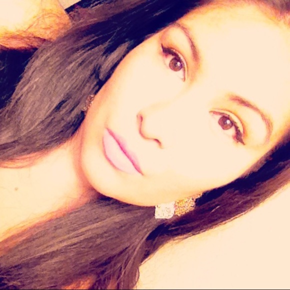 Meet your Posher, Mayra