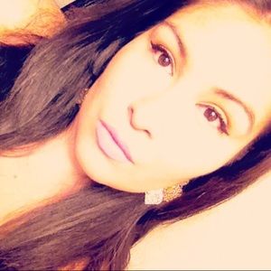 Meet your Posher, Mayra