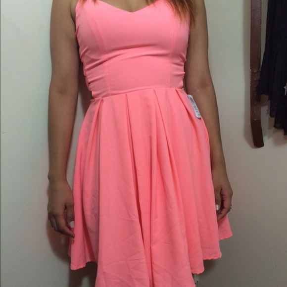 WINDSOR Dresses & Skirts - Coral brand new dress!!