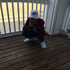 Meet your Posher, Miles