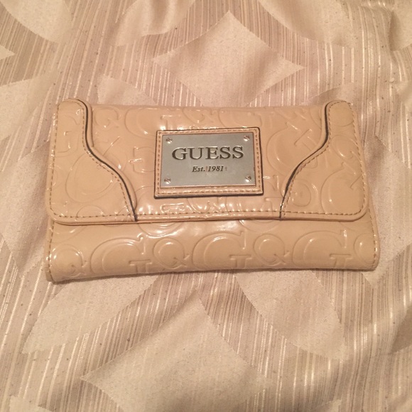 Guess wallet