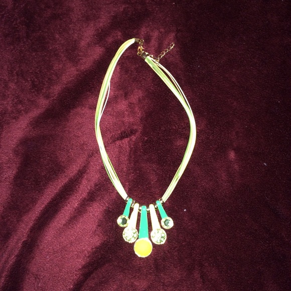 ππ Yellow statement necklace! - Picture 2 of 2