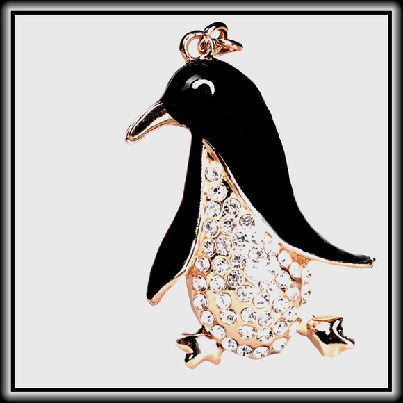 PENGUIN KEYCHAIN / BACKPACK CHARM           🎉HP🎉 - Picture 5 of 6