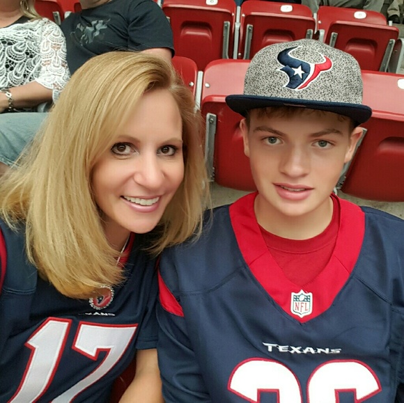 Meet your Posher, CJ - Picture 3 of 3