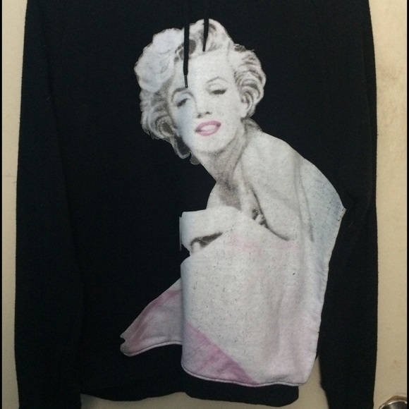 Sweater .