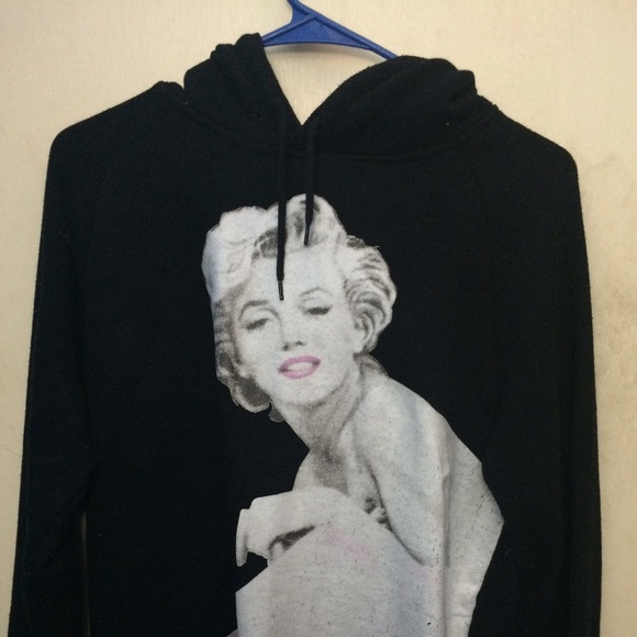 Sweater . - Picture 2 of 2