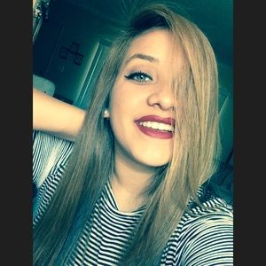 Meet your Posher, Alyssa