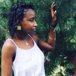 Meet your Posher, Crystal