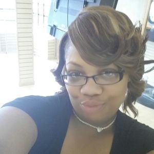 Meet your Posher, Alisha