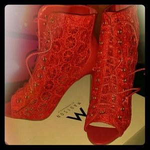 Red Cagged Heels
