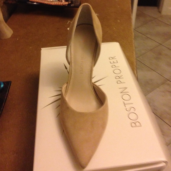 ️Host pick ❤️Sale❤️Suede D'orsay Tan Pumps❤️ - Picture 2 of 4